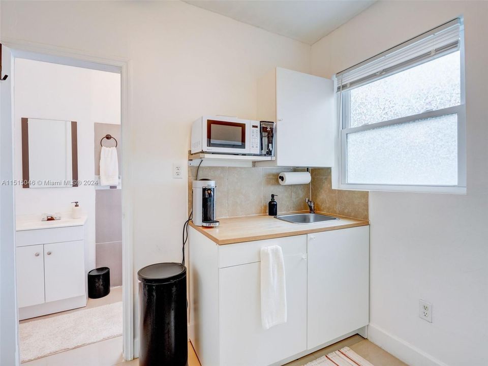 Recently Sold: $709,900 (4 beds, 3 baths, 1432 Square Feet)