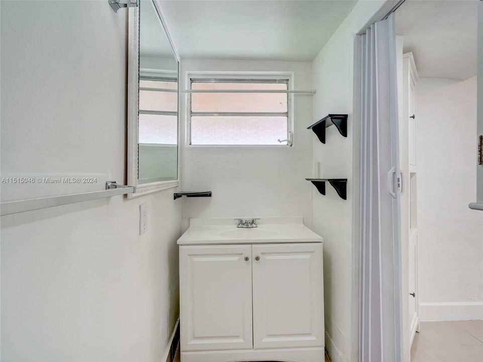 Recently Sold: $709,900 (4 beds, 3 baths, 1432 Square Feet)