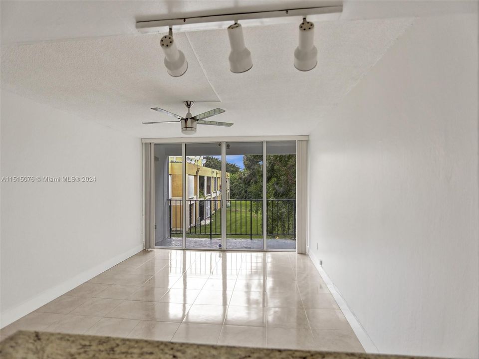 Recently Rented: $2,500 (2 beds, 2 baths, 1113 Square Feet)