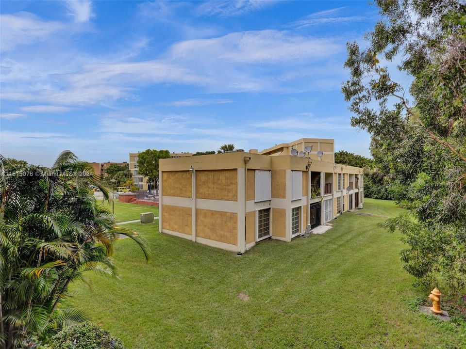 Recently Rented: $2,500 (2 beds, 2 baths, 1113 Square Feet)