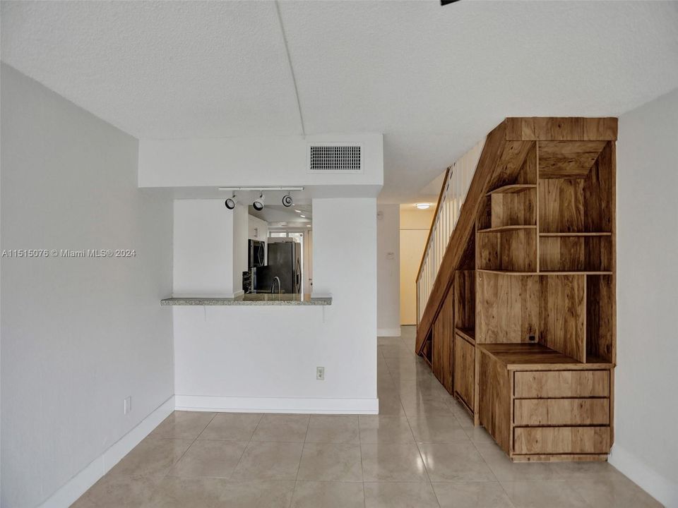 Recently Rented: $2,500 (2 beds, 2 baths, 1113 Square Feet)