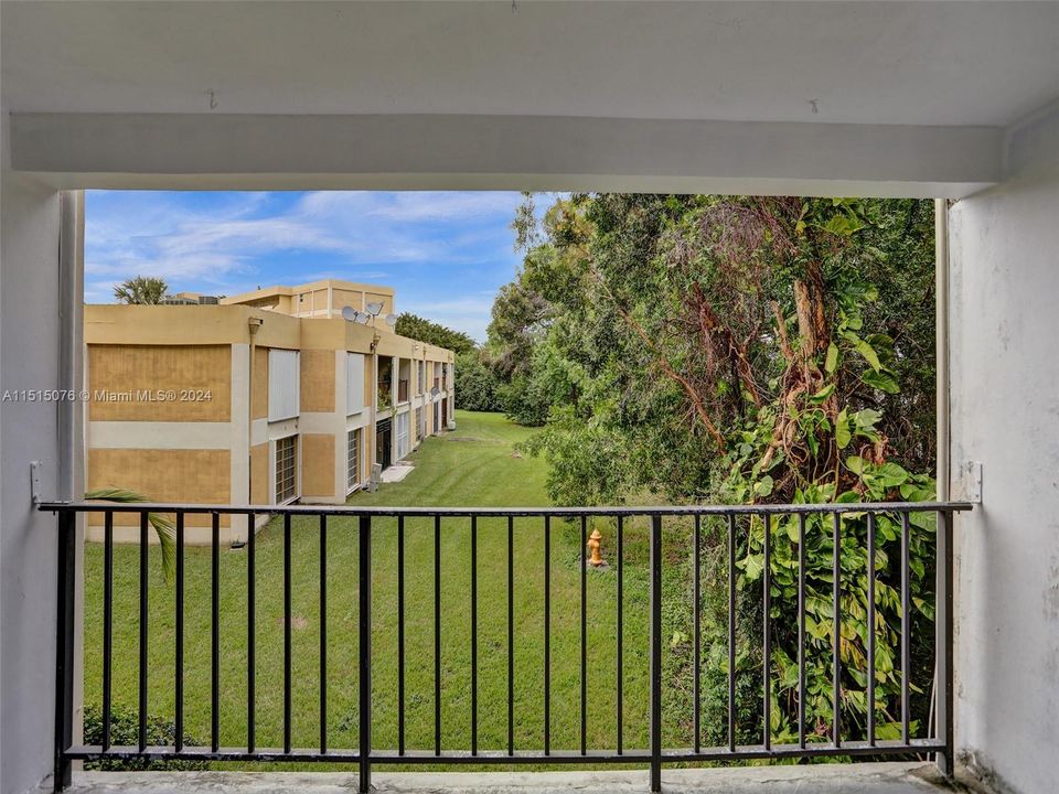 Recently Rented: $2,500 (2 beds, 2 baths, 1113 Square Feet)