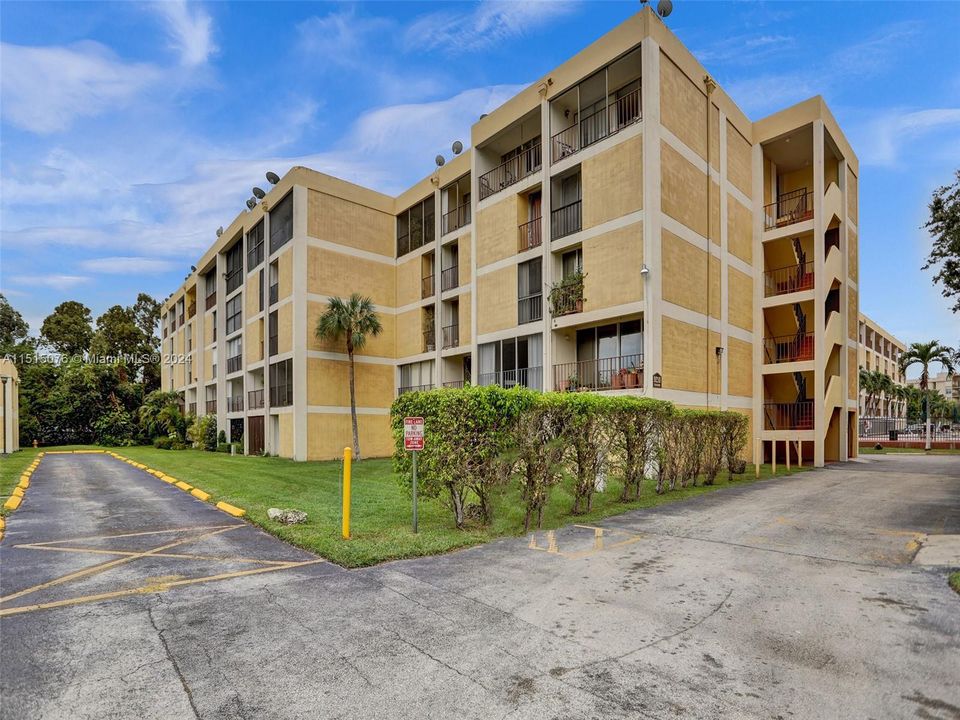 Recently Rented: $2,500 (2 beds, 2 baths, 1113 Square Feet)