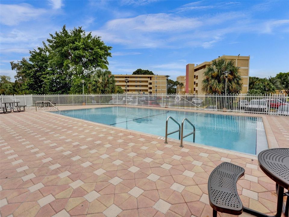 Recently Rented: $2,500 (2 beds, 2 baths, 1113 Square Feet)