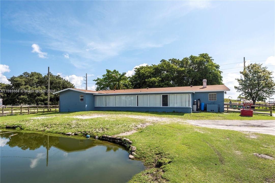 Active With Contract: $1,495,000 (3 beds, 2 baths, 2877 Square Feet)