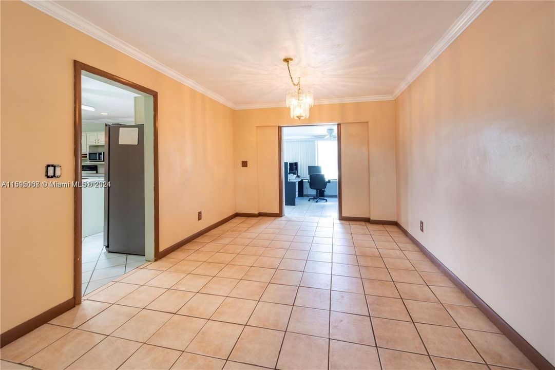 Activo con contrato: $1,495,000 (3 camas, 2 baños, 2877 Pies cuadrados)