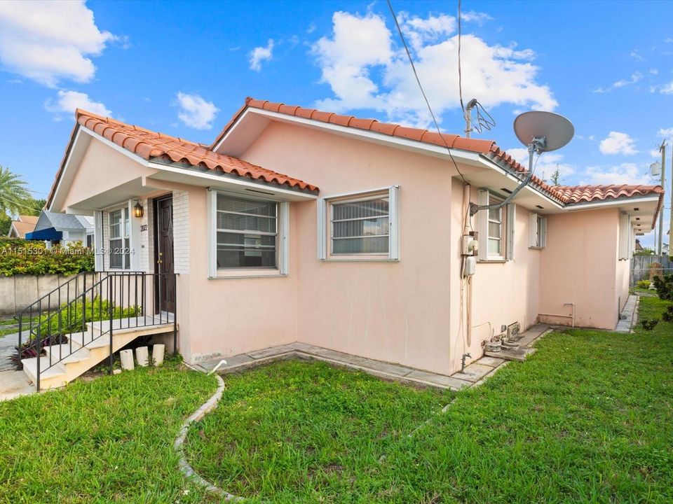 Recently Sold: $449,995 (3 beds, 1 baths, 1357 Square Feet)