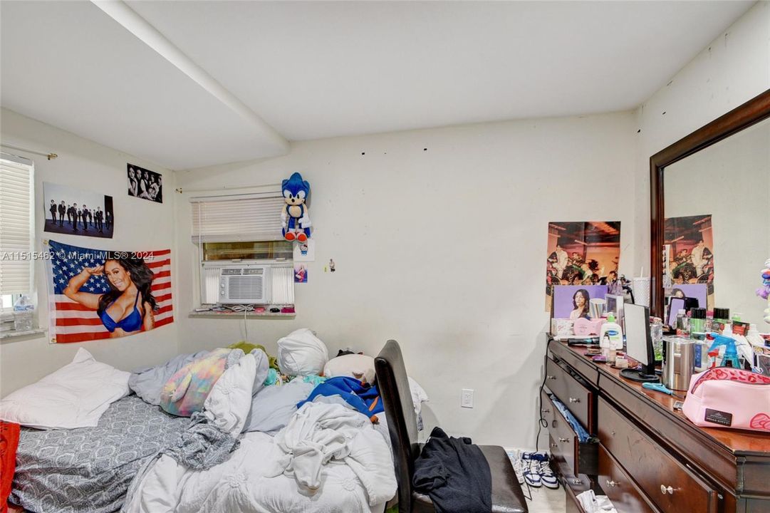 Recently Sold: $1,399,900 (0 beds, 0 baths, 3500 Square Feet)