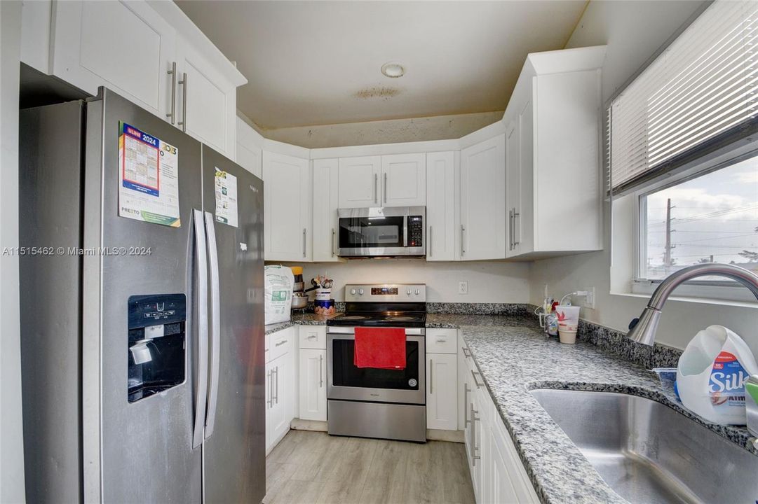 Recently Sold: $1,399,900 (0 beds, 0 baths, 3500 Square Feet)