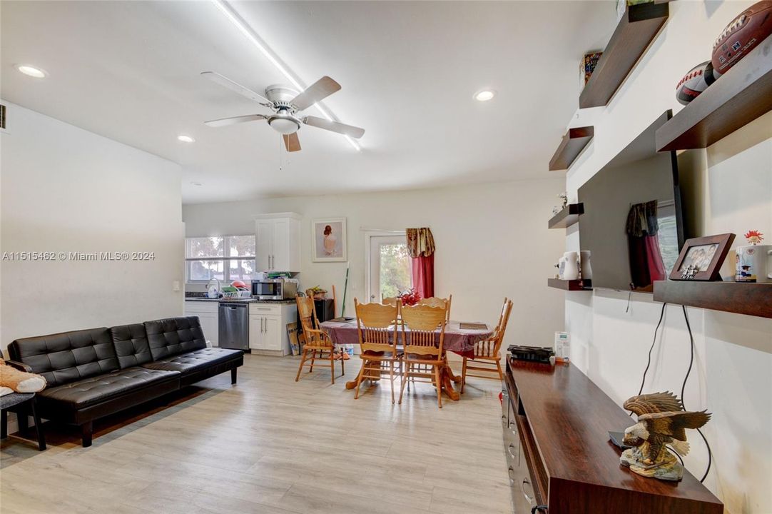 Recently Sold: $1,399,900 (0 beds, 0 baths, 3500 Square Feet)