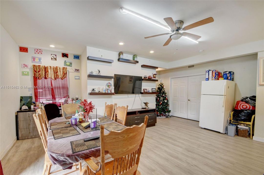 Recently Sold: $1,399,900 (0 beds, 0 baths, 3500 Square Feet)