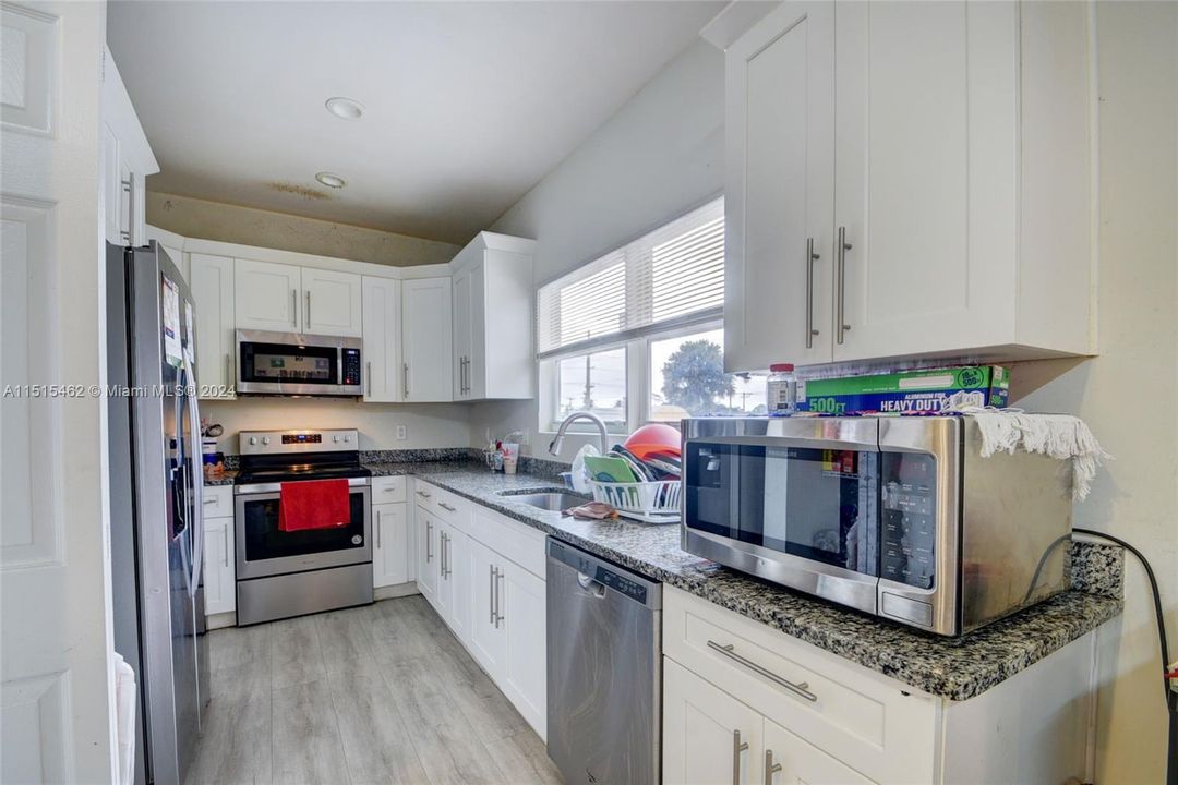 Recently Sold: $1,399,900 (0 beds, 0 baths, 3500 Square Feet)