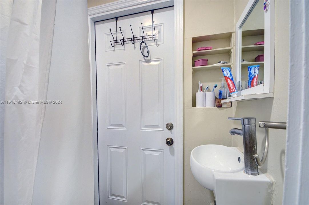 Recently Sold: $1,399,900 (0 beds, 0 baths, 3500 Square Feet)