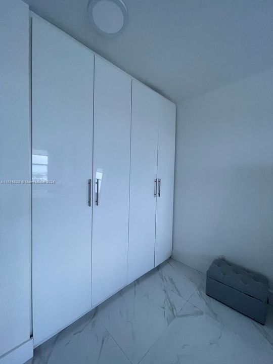 最近售出: $520,000 (1 贝兹, 1 浴室, 835 平方英尺)