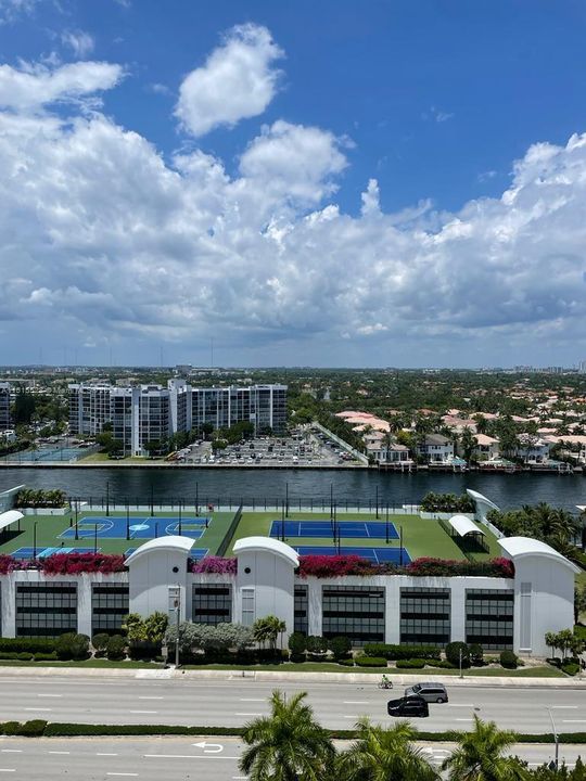 最近售出: $520,000 (1 贝兹, 1 浴室, 835 平方英尺)