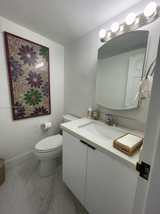 最近售出: $520,000 (1 贝兹, 1 浴室, 835 平方英尺)