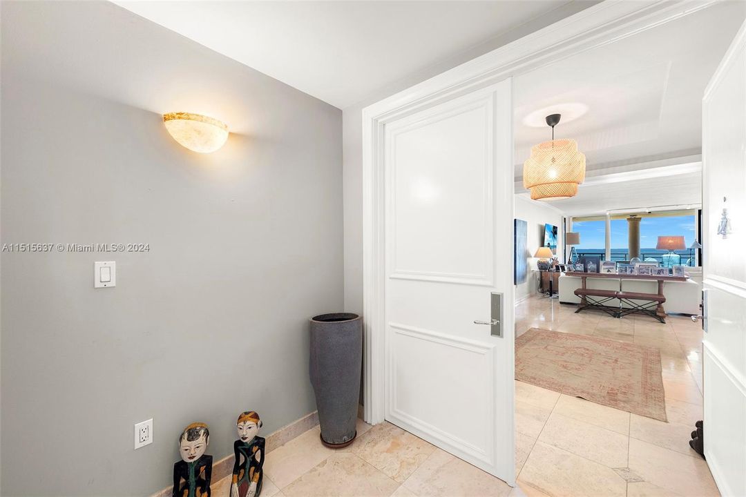 Active With Contract: $4,899,000 (3 beds, 4 baths, 3660 Square Feet)
