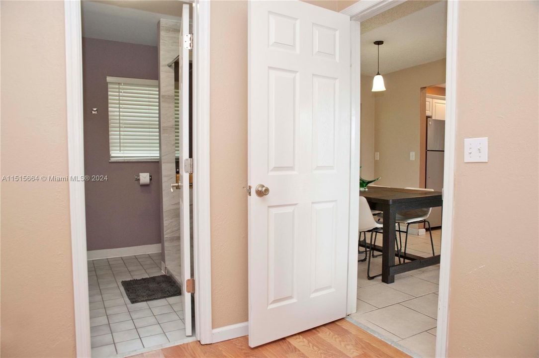 Master Bathroom, Entrance to Living Room