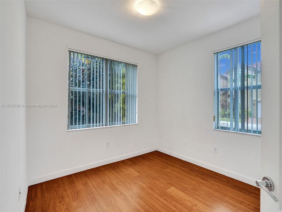 最近售出: $680,000 (4 贝兹, 3 浴室, 2306 平方英尺)