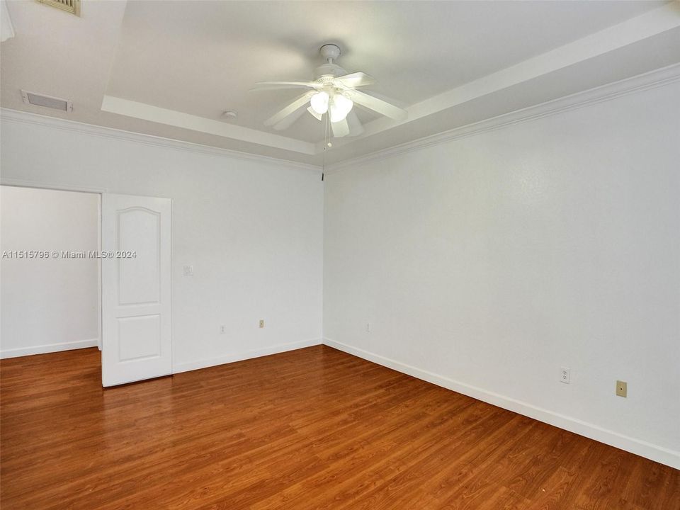 最近售出: $680,000 (4 贝兹, 3 浴室, 2306 平方英尺)