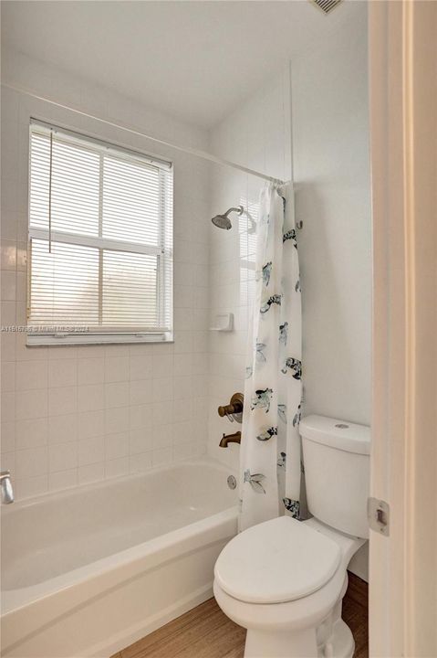 最近售出: $680,000 (4 贝兹, 3 浴室, 2306 平方英尺)