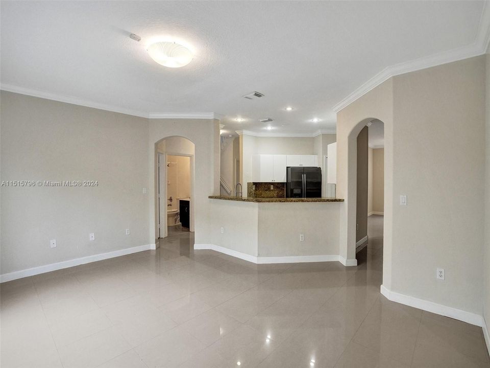 最近售出: $680,000 (4 贝兹, 3 浴室, 2306 平方英尺)