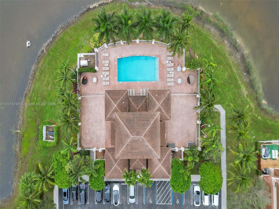 最近售出: $680,000 (4 贝兹, 3 浴室, 2306 平方英尺)