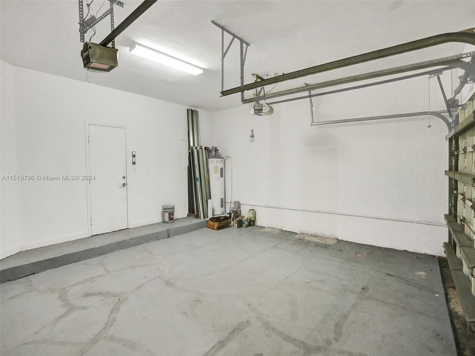 最近售出: $680,000 (4 贝兹, 3 浴室, 2306 平方英尺)