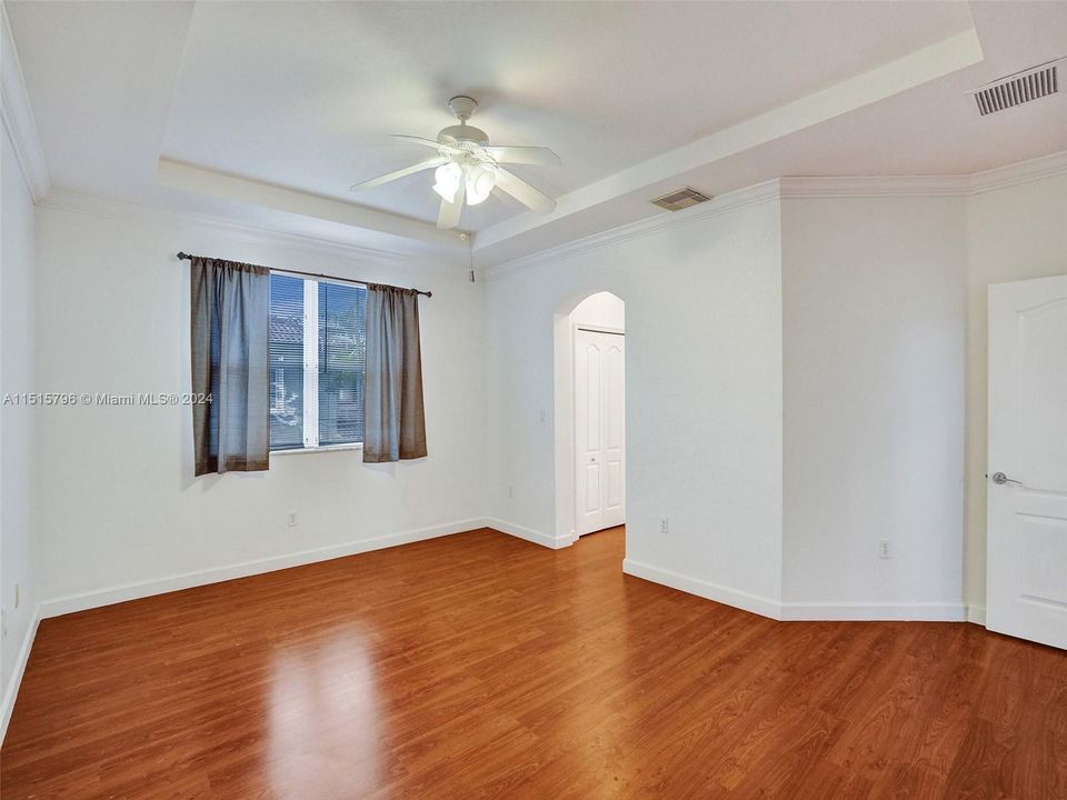 最近售出: $680,000 (4 贝兹, 3 浴室, 2306 平方英尺)