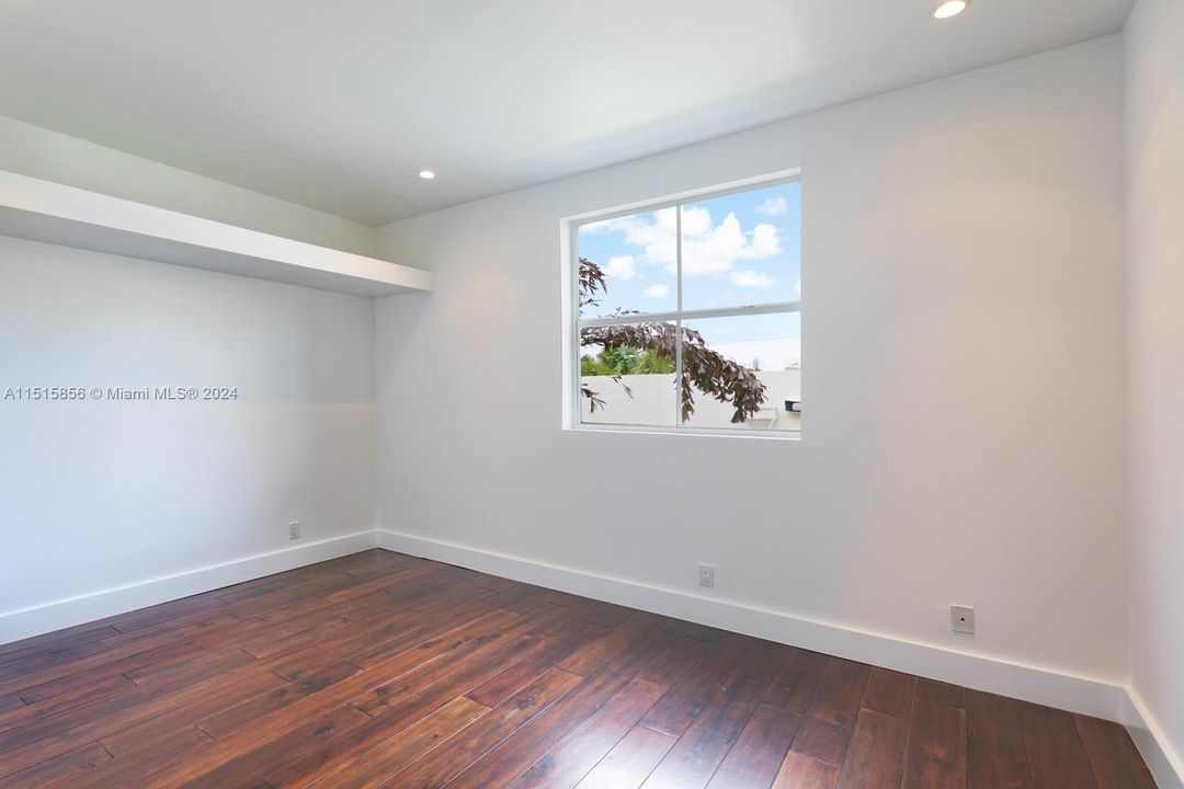 Recently Sold: $1,250,000 (3 beds, 2 baths, 1300 Square Feet)