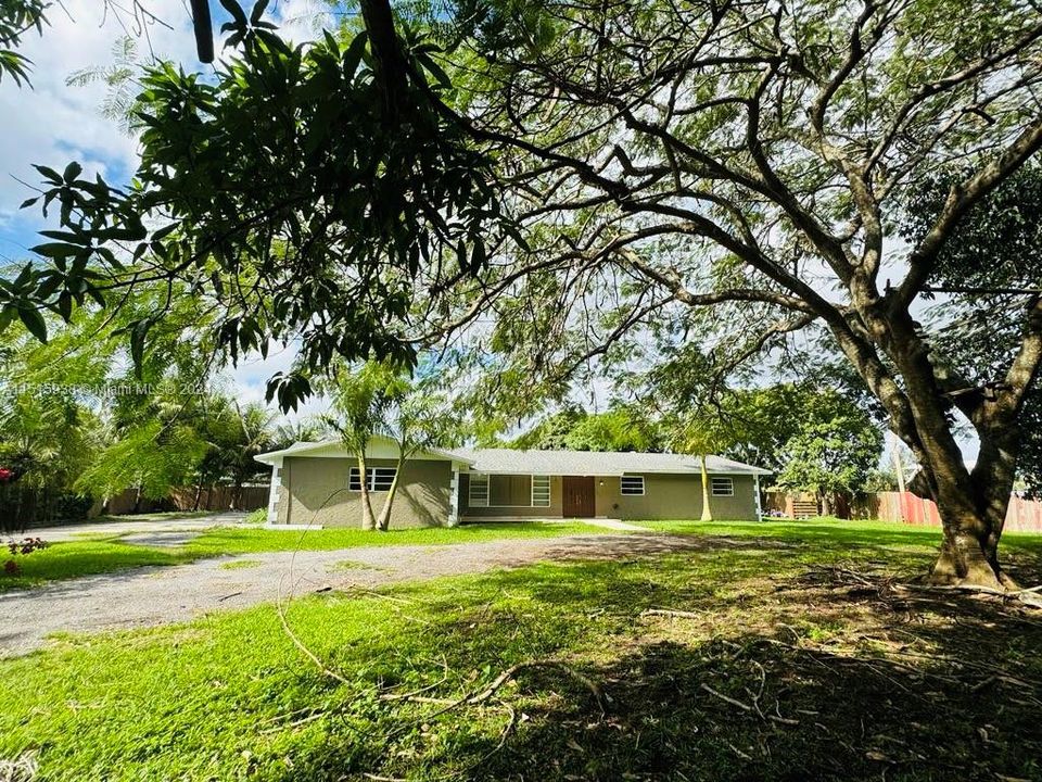 For Sale: $1,200,000 (4 beds, 2 baths, 1960 Square Feet)