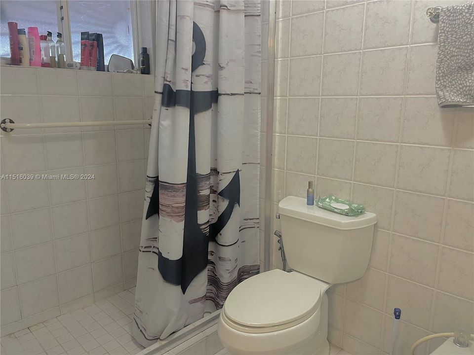 Vendido Recientemente: $330,000 (2 camas, 2 baños, 1020 Pies cuadrados)