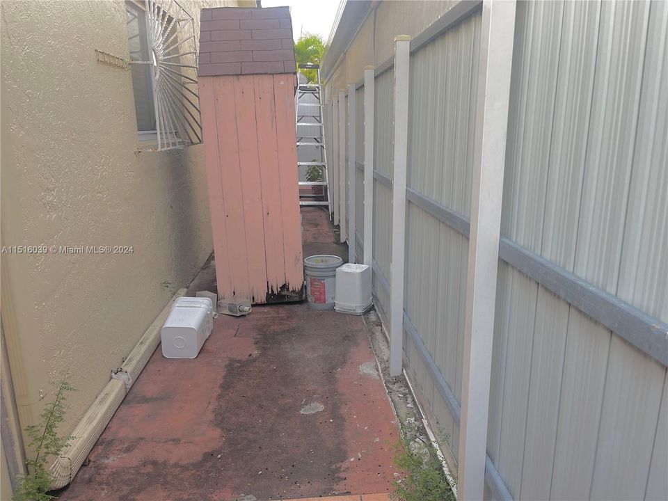 Vendido Recientemente: $330,000 (2 camas, 2 baños, 1020 Pies cuadrados)