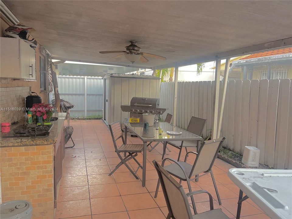 Vendido Recientemente: $330,000 (2 camas, 2 baños, 1020 Pies cuadrados)