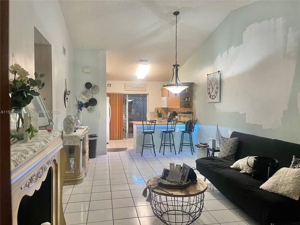 Vendido Recientemente: $330,000 (2 camas, 2 baños, 1020 Pies cuadrados)