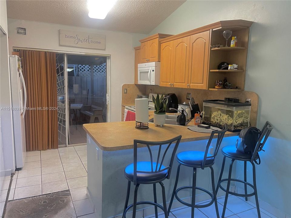 Vendido Recientemente: $330,000 (2 camas, 2 baños, 1020 Pies cuadrados)