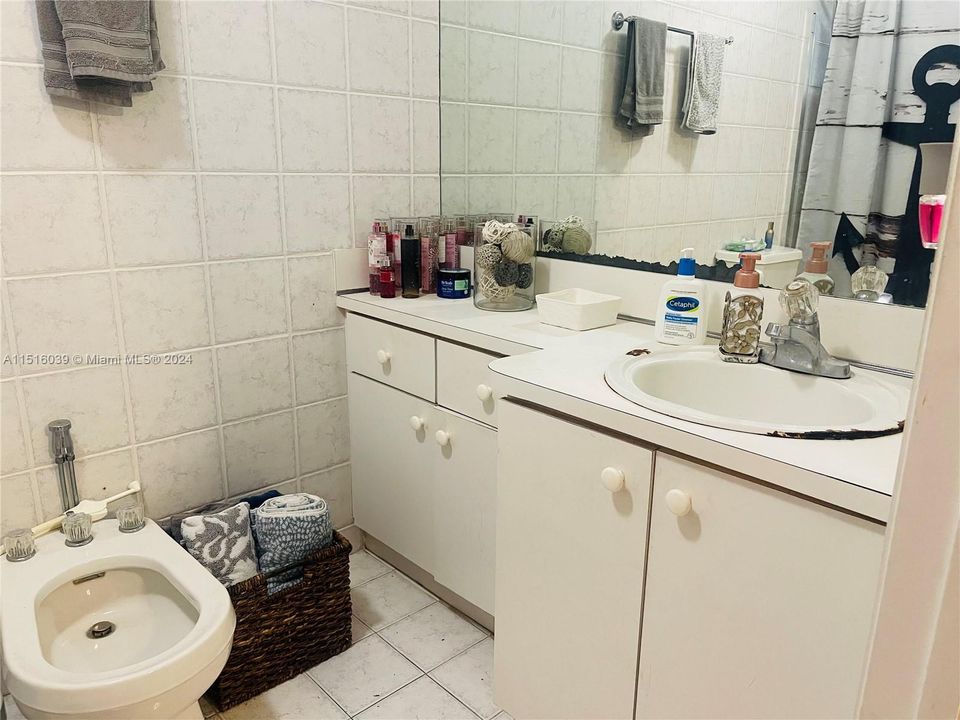 Vendido Recientemente: $330,000 (2 camas, 2 baños, 1020 Pies cuadrados)