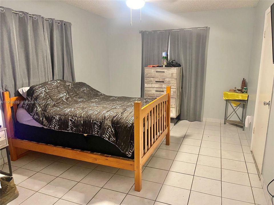 Vendido Recientemente: $330,000 (2 camas, 2 baños, 1020 Pies cuadrados)