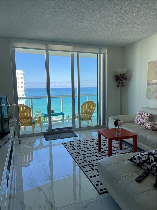 Recently Sold: $670,000 (2 beds, 2 baths, 1236 Square Feet)