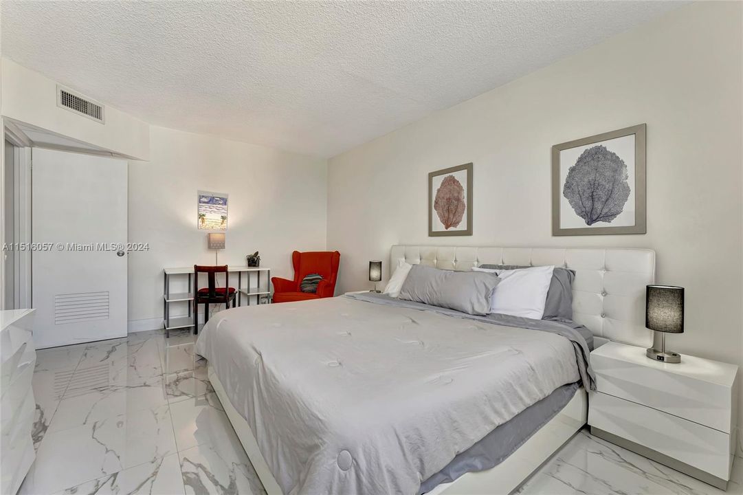 Recently Sold: $670,000 (2 beds, 2 baths, 1236 Square Feet)