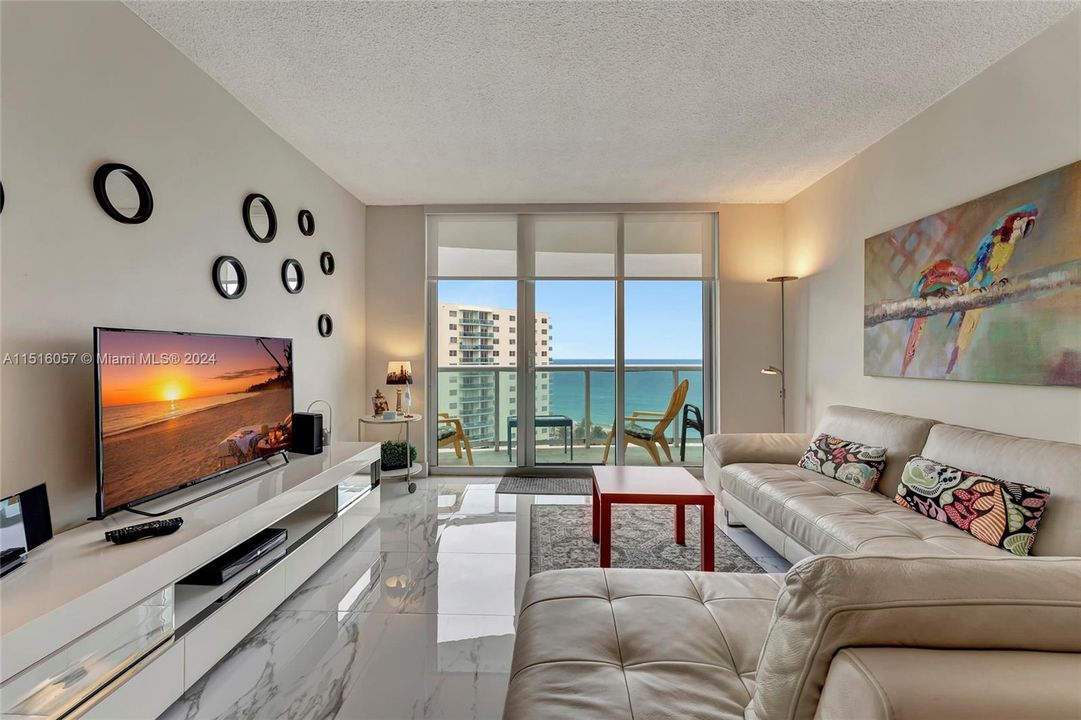 Recently Sold: $670,000 (2 beds, 2 baths, 1236 Square Feet)