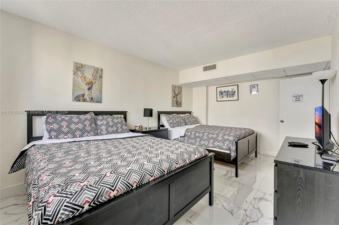 Recently Sold: $670,000 (2 beds, 2 baths, 1236 Square Feet)