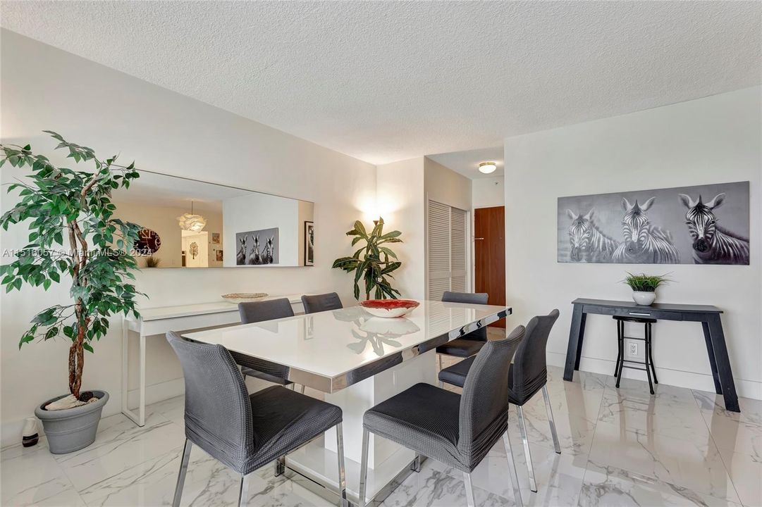 Recently Sold: $670,000 (2 beds, 2 baths, 1236 Square Feet)