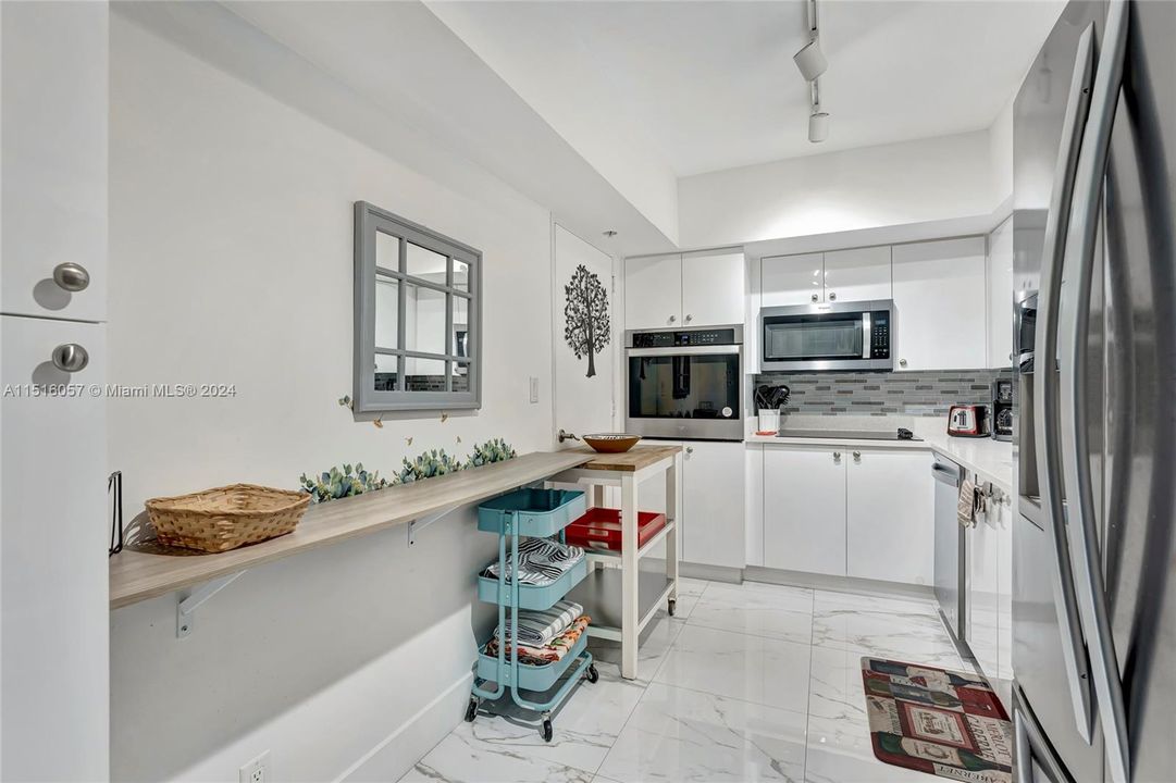 Recently Sold: $670,000 (2 beds, 2 baths, 1236 Square Feet)