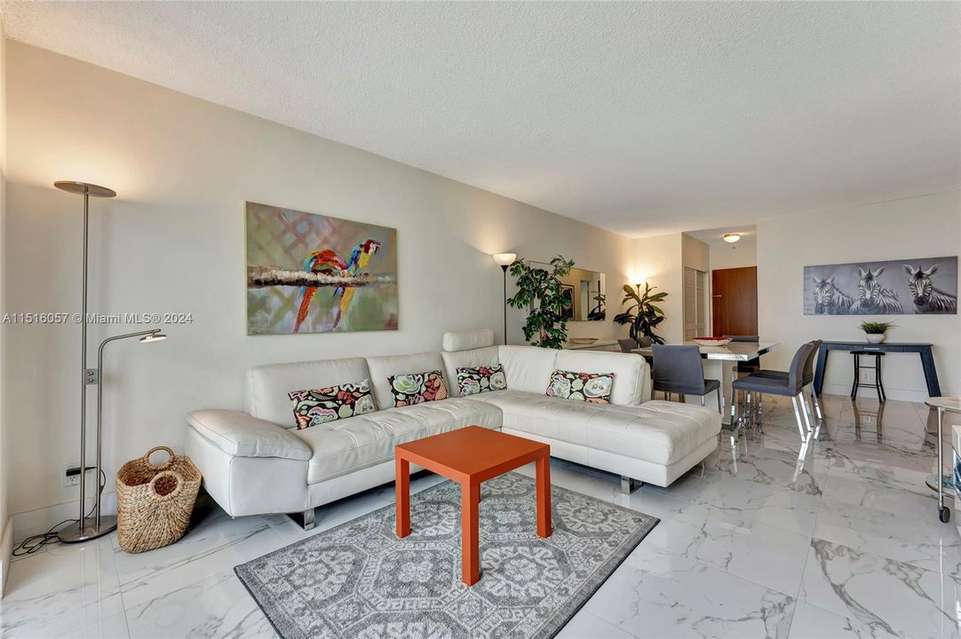 Recently Sold: $670,000 (2 beds, 2 baths, 1236 Square Feet)