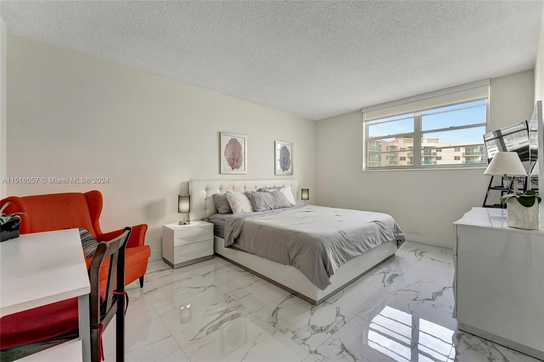Recently Sold: $670,000 (2 beds, 2 baths, 1236 Square Feet)