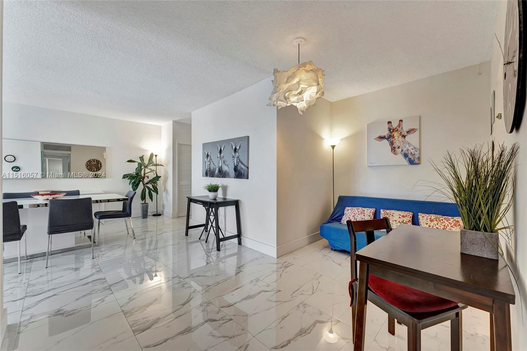 Recently Sold: $670,000 (2 beds, 2 baths, 1236 Square Feet)