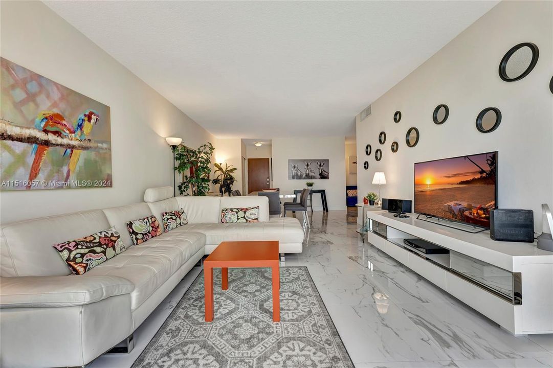 Recently Sold: $670,000 (2 beds, 2 baths, 1236 Square Feet)