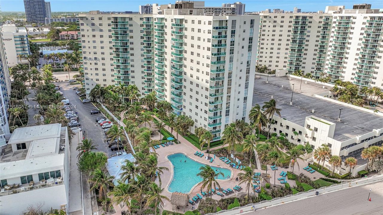 Recently Sold: $670,000 (2 beds, 2 baths, 1236 Square Feet)