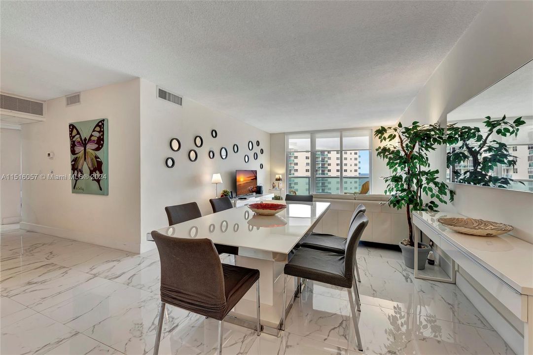 Recently Sold: $670,000 (2 beds, 2 baths, 1236 Square Feet)